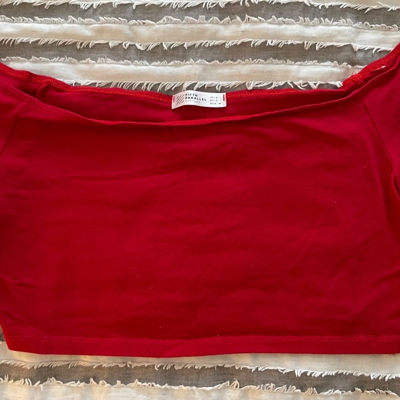 Mini Crop Top Off the Shoulder - Picture 2 of 3